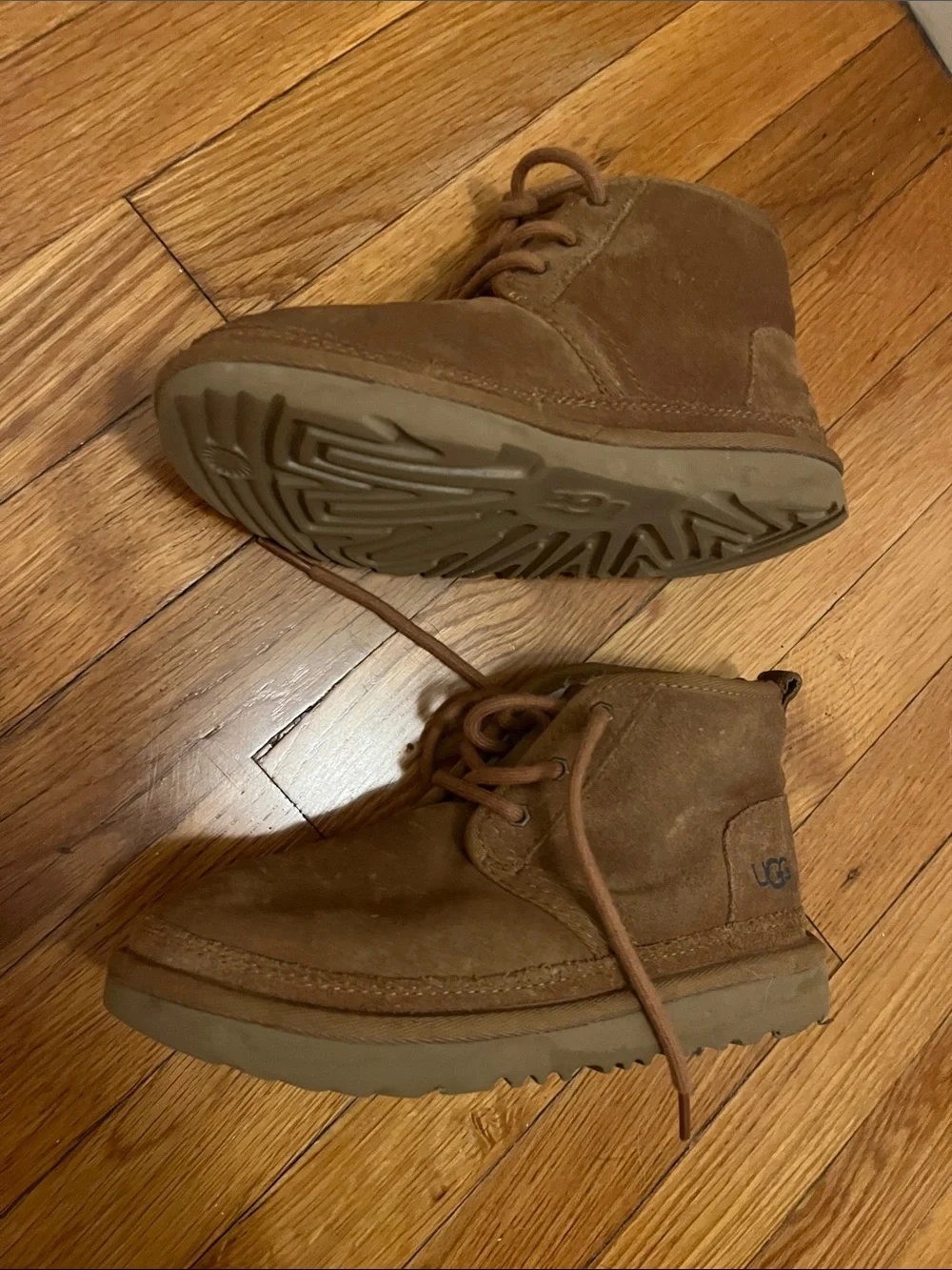 UGG Kids Chestnut Suede Sherpa-Lined Lace-Up Boots